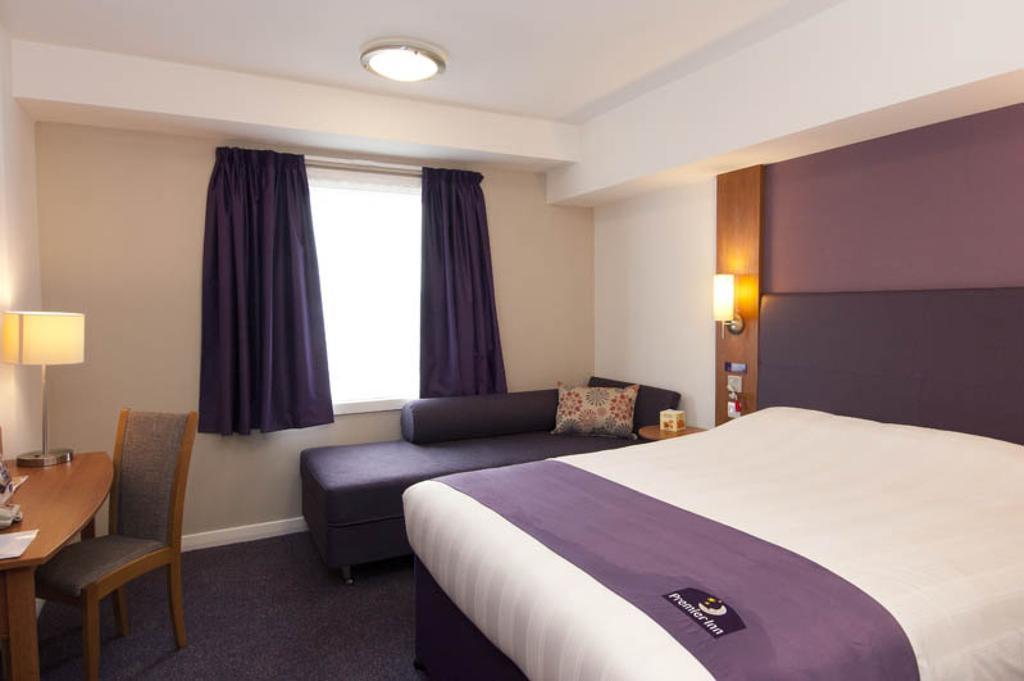 Premier Inn Cannock South Room photo